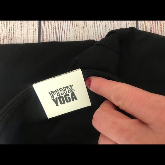 ❤️🌞Pink Yoga legging Small crisscross accent NWT - Picture 2 of 4